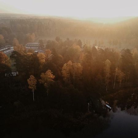 Stiftsgarden Tallnaes Скиллингарюд Экстерьер фото