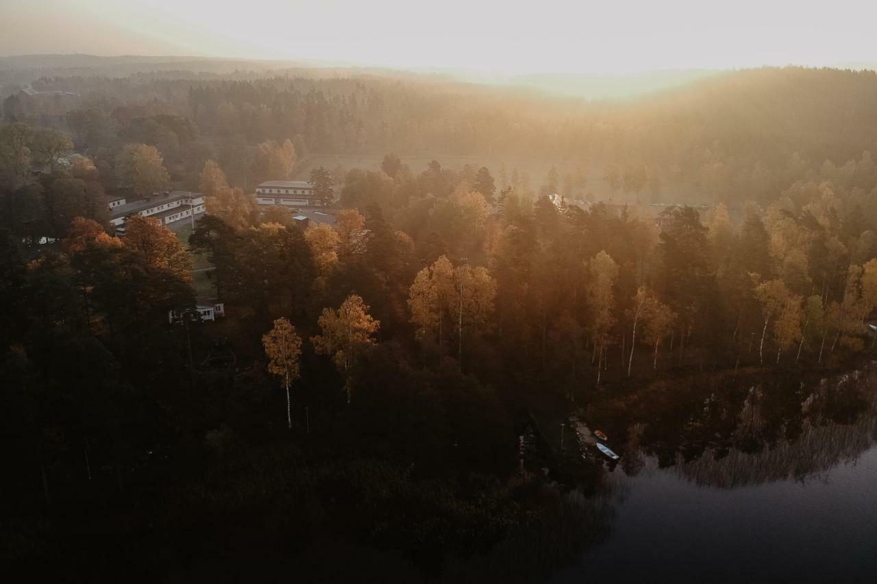 Stiftsgarden Tallnaes Скиллингарюд Экстерьер фото